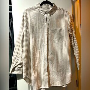 American Eagle Outfitters Medium Oversized Button-down shirt